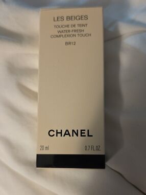 CHANEL Les Beiges BR12 Water Fresh Complexion Touch